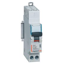 Disjoncteur DNX3 4500 auto/vis U+N 230V~ 32A 4,5kA courbe C 1 mod Ref.406786